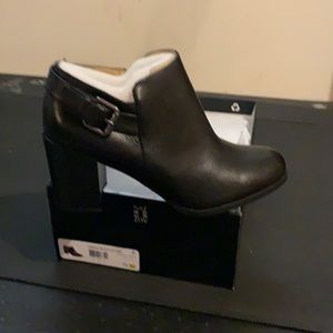 Naturalizer black bootie, leather size 10